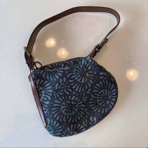 Authentic Vintage Fendi Saddle Bag MAKE ME AN OFFER - Picture 2 of 10
